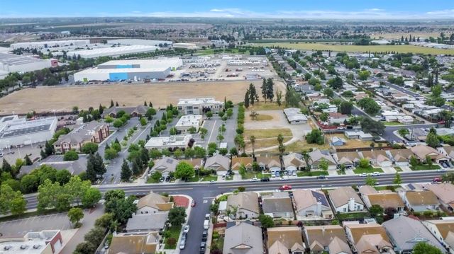 1091 Norman Dr, Manteca, CA 95336