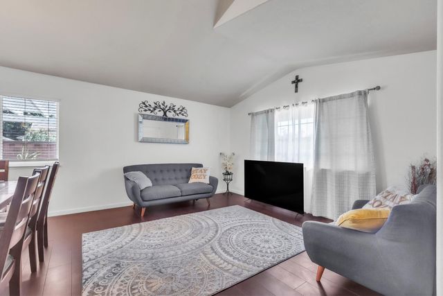 1091 Norman Dr, Manteca, CA 95336