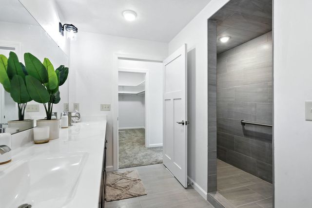 3303 Valley Drive, Geneseo, IL 61254