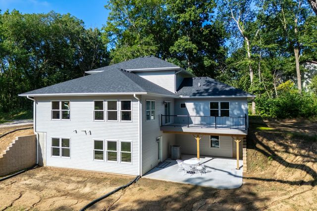 3303 Valley Drive, Geneseo, IL 61254