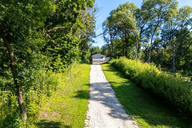 3303 Valley Drive, Geneseo, IL 61254