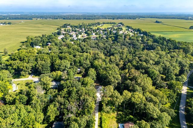 3303 Valley Drive, Geneseo, IL 61254