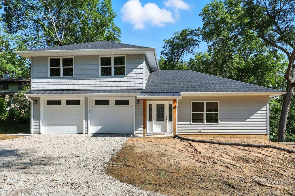 3303 Valley Drive, Geneseo, IL 61254