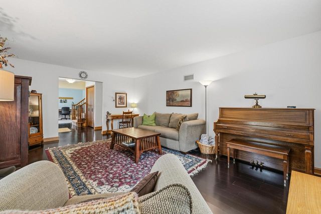 W265N7231 Thousand Oaks DRIVE, Lisbon, WI 53089
