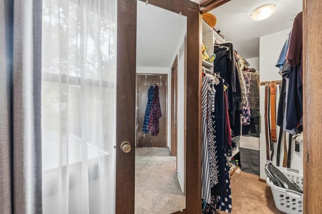 W265N7231 Thousand Oaks DRIVE, Lisbon, WI 53089