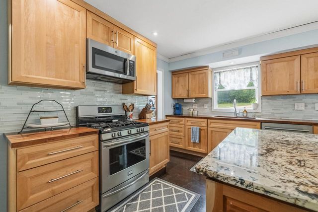 W265N7231 Thousand Oaks DRIVE, Lisbon, WI 53089