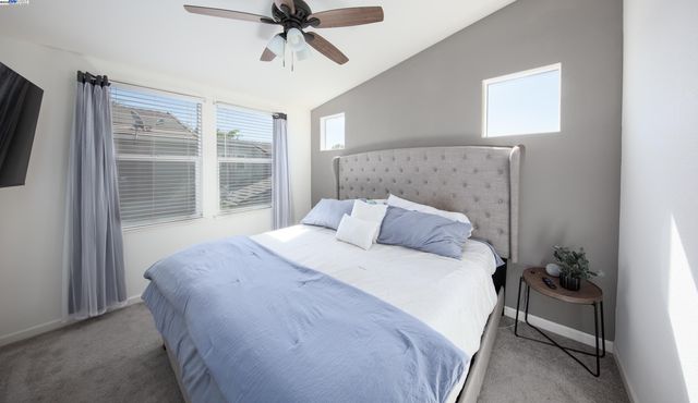 2168 Wellington Dr, Tracy, CA 95376