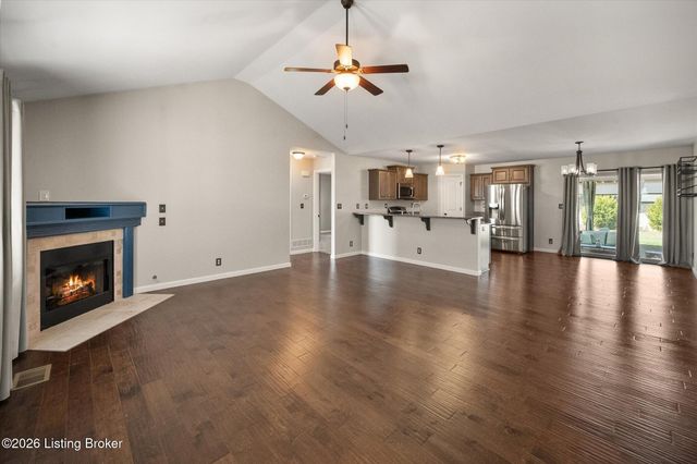 1275 Stringer Ln, Mt Washington, KY 40047