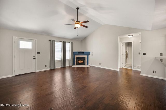 1275 Stringer Ln, Mt Washington, KY 40047