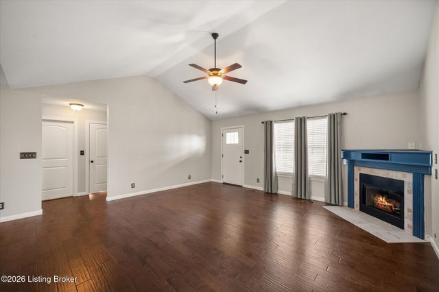 1275 Stringer Ln, Mt Washington, KY 40047