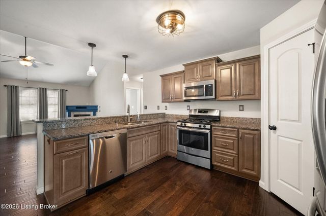 1275 Stringer Ln, Mt Washington, KY 40047