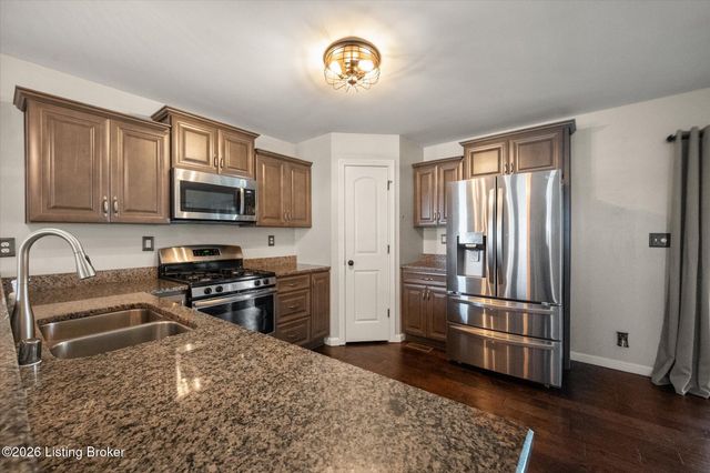 1275 Stringer Ln, Mt Washington, KY 40047