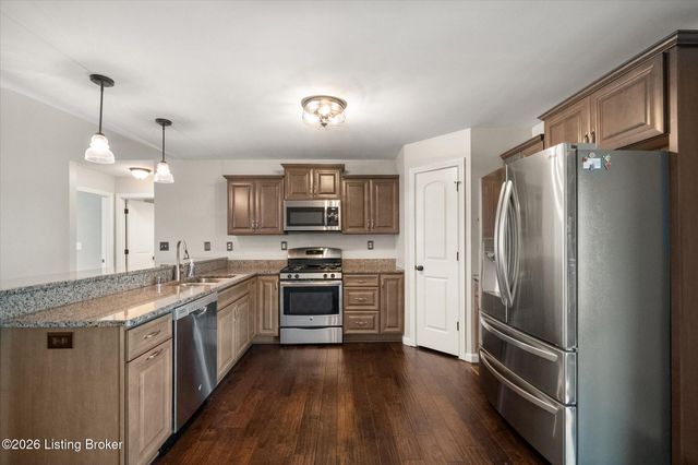 1275 Stringer Ln, Mt Washington, KY 40047