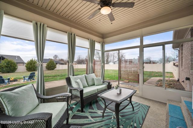 1275 Stringer Ln, Mt Washington, KY 40047