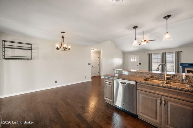 1275 Stringer Ln, Mt Washington, KY 40047