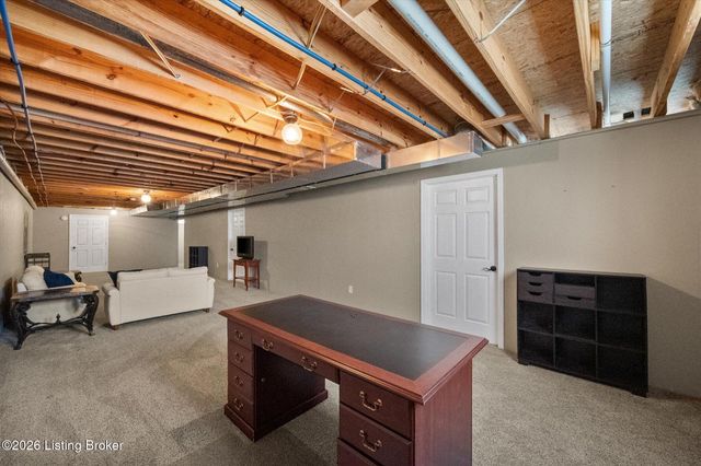 1275 Stringer Ln, Mt Washington, KY 40047