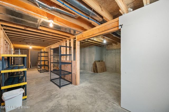 1275 Stringer Ln, Mt Washington, KY 40047