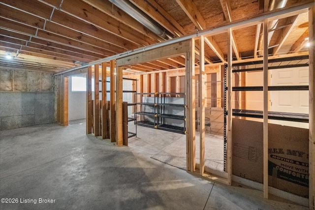 1275 Stringer Ln, Mt Washington, KY 40047