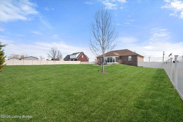 1275 Stringer Ln, Mt Washington, KY 40047