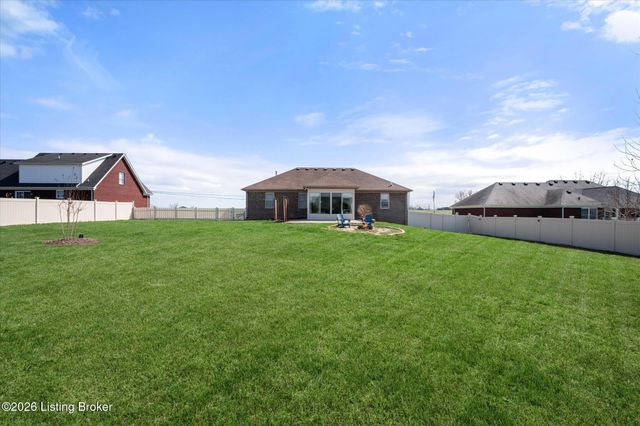 1275 Stringer Ln, Mt Washington, KY 40047