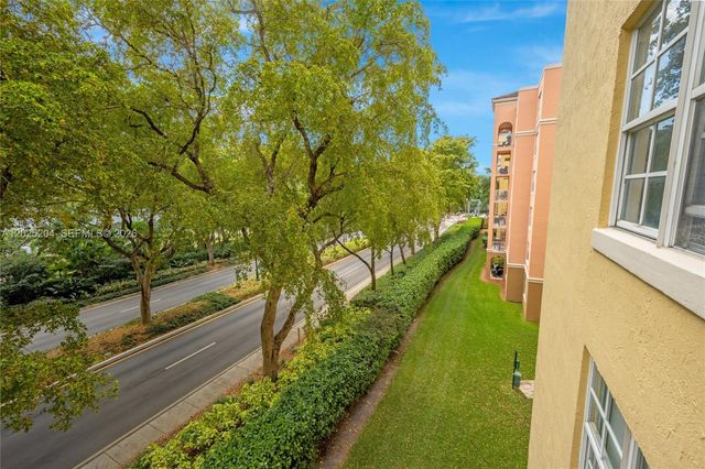 19555 E Country Club Dr 8408, Aventura, FL 33180