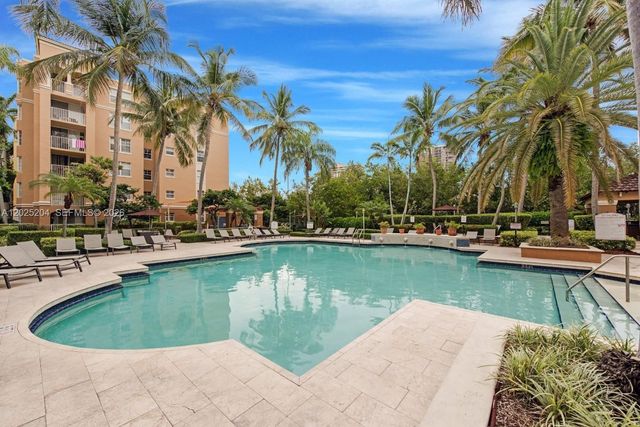 19555 E Country Club Dr 8408, Aventura, FL 33180