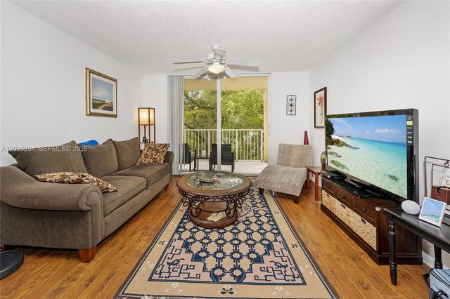 19555 E Country Club Dr 8408, Aventura, FL 33180