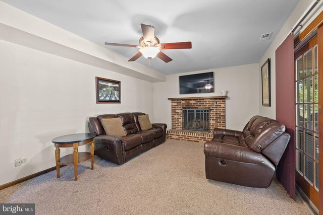 126 PENNSWOOD DR, Newtown, PA 18940