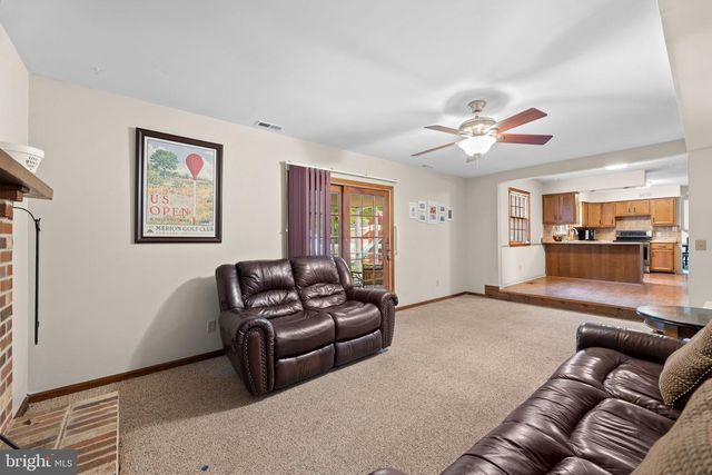 126 PENNSWOOD DR, Newtown, PA 18940