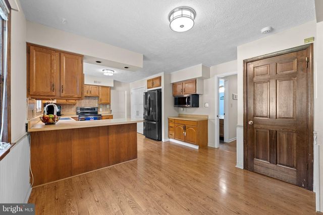 126 PENNSWOOD DR, Newtown, PA 18940