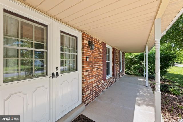 126 PENNSWOOD DR, Newtown, PA 18940