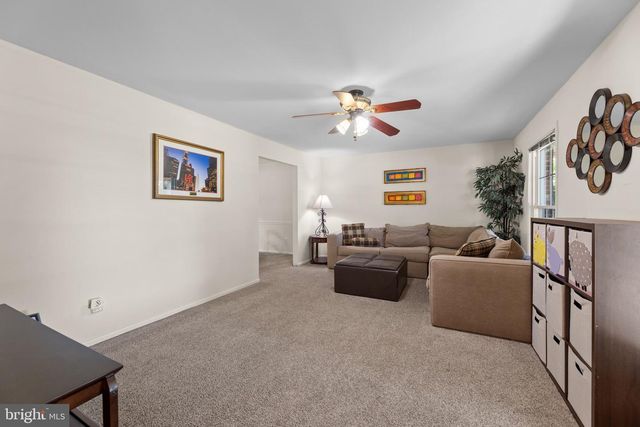 126 PENNSWOOD DR, Newtown, PA 18940