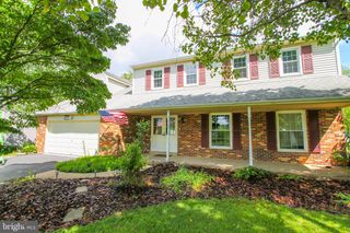 126 PENNSWOOD DR, Newtown, PA 18940