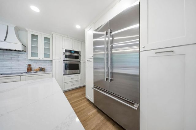 2700 Fishinger Road, Upper Arlington, OH 43221