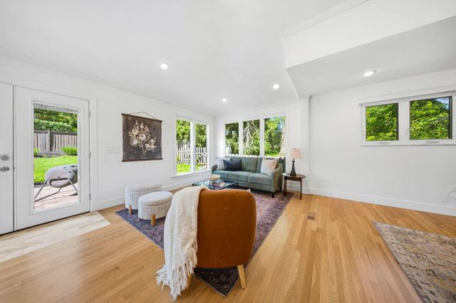 2700 Fishinger Road, Upper Arlington, OH 43221