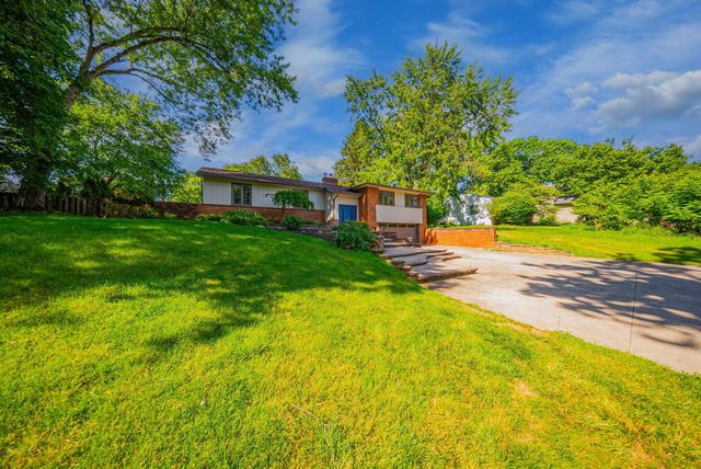 2700 Fishinger Road, Upper Arlington, OH 43221