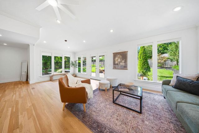 2700 Fishinger Road, Upper Arlington, OH 43221