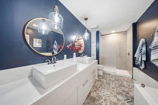 2700 Fishinger Road, Upper Arlington, OH 43221