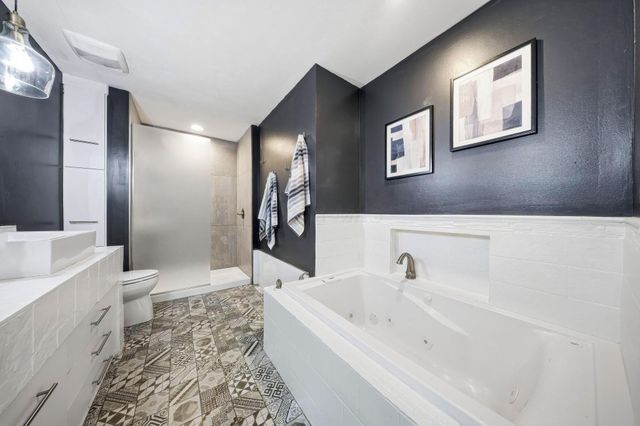 2700 Fishinger Road, Upper Arlington, OH 43221