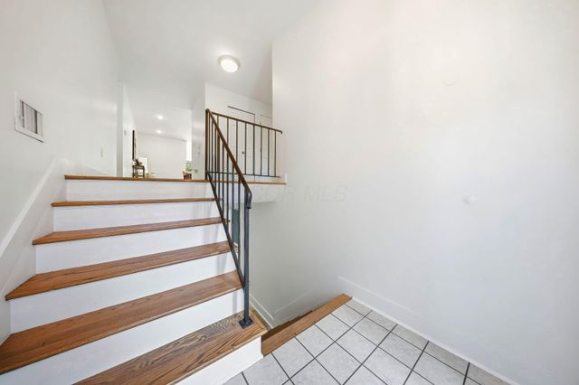 2700 Fishinger Road, Upper Arlington, OH 43221