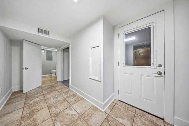 2700 Fishinger Road, Upper Arlington, OH 43221
