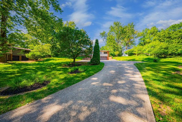 2700 Fishinger Road, Upper Arlington, OH 43221