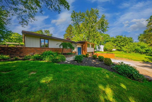 2700 Fishinger Road, Upper Arlington, OH 43221