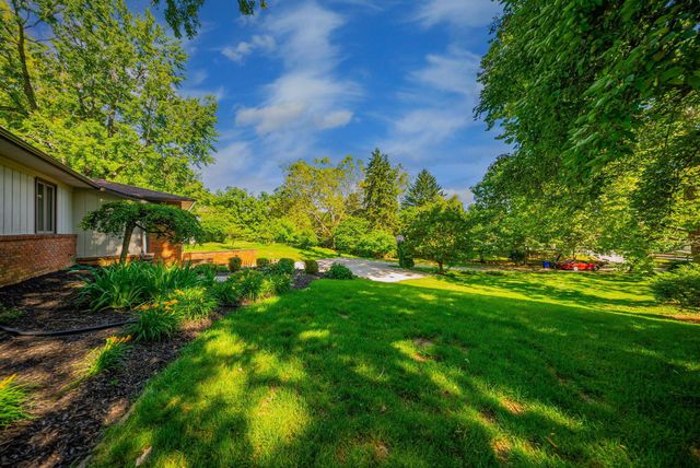 2700 Fishinger Road, Upper Arlington, OH 43221