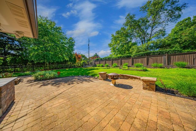 2700 Fishinger Road, Upper Arlington, OH 43221
