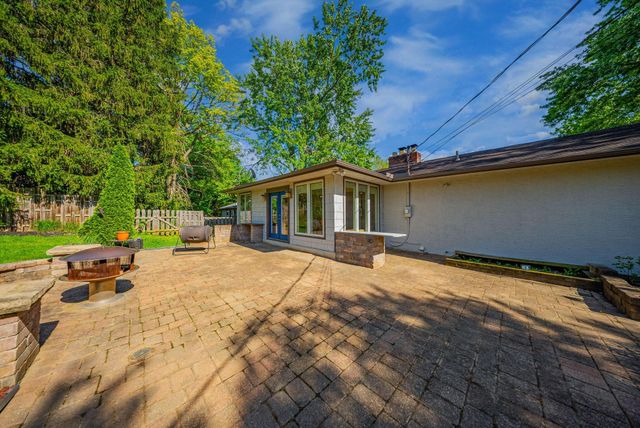 2700 Fishinger Road, Upper Arlington, OH 43221