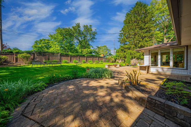 2700 Fishinger Road, Upper Arlington, OH 43221