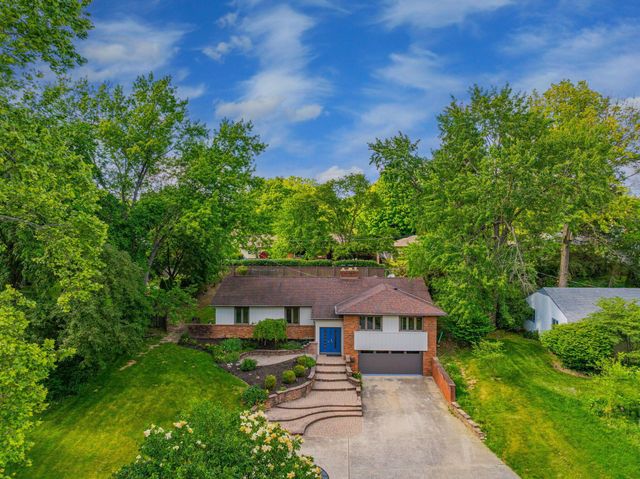2700 Fishinger Road, Upper Arlington, OH 43221