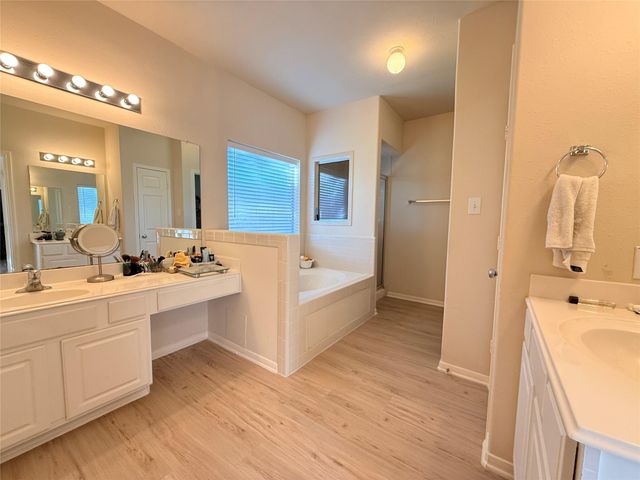 410 Willow Pointe Drive, League City, TX 77573