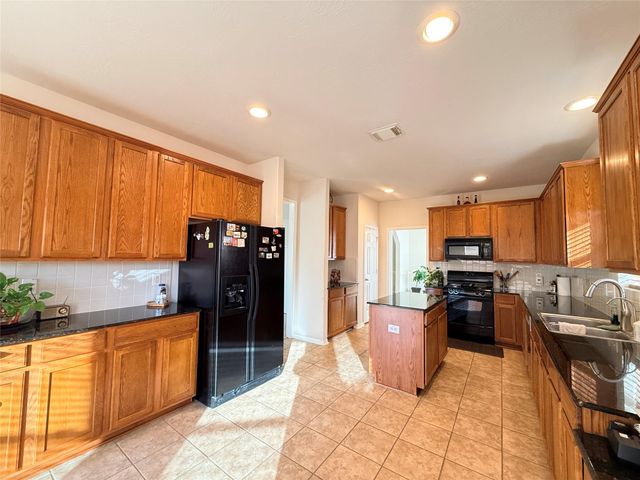 410 Willow Pointe Drive, League City, TX 77573